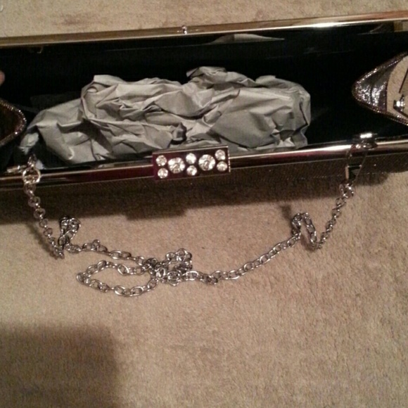 Chic Glittery Brown Clutch - Picture 3 of 4